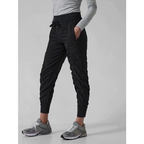 $99 ATHLETA Black ATTITUDE Pants Ruched Joggers Leggings Sz 12 - Picture 4 of 10